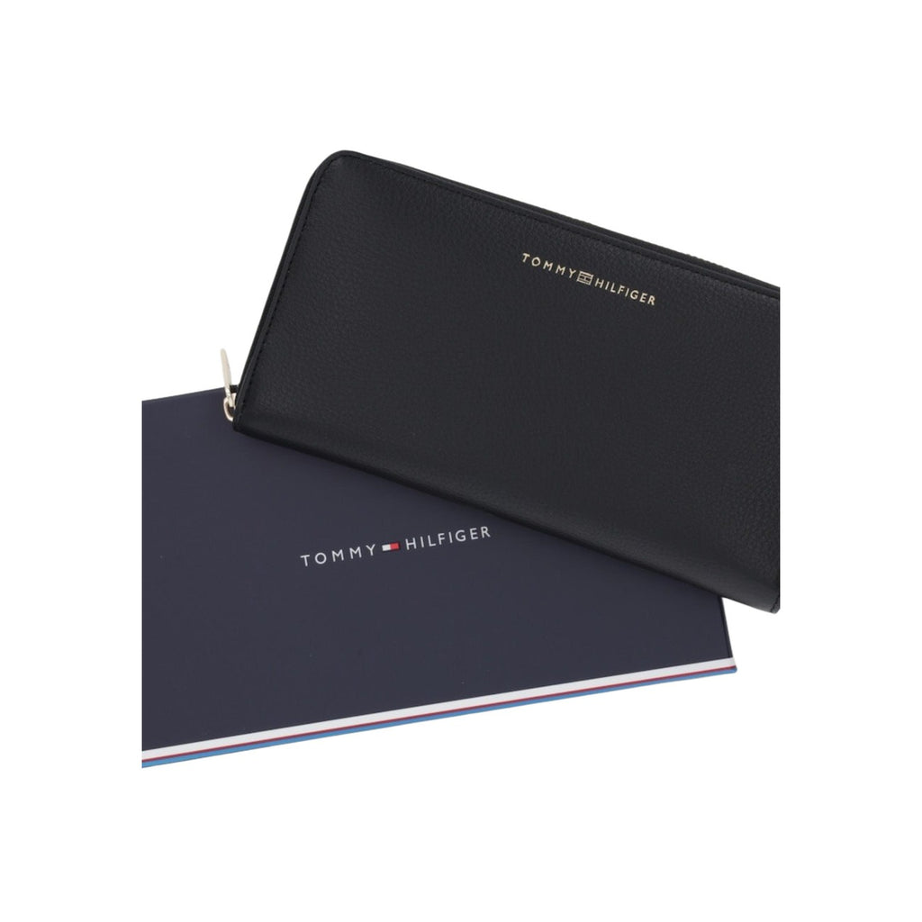 Tommy Hilfiger  Women Wallet