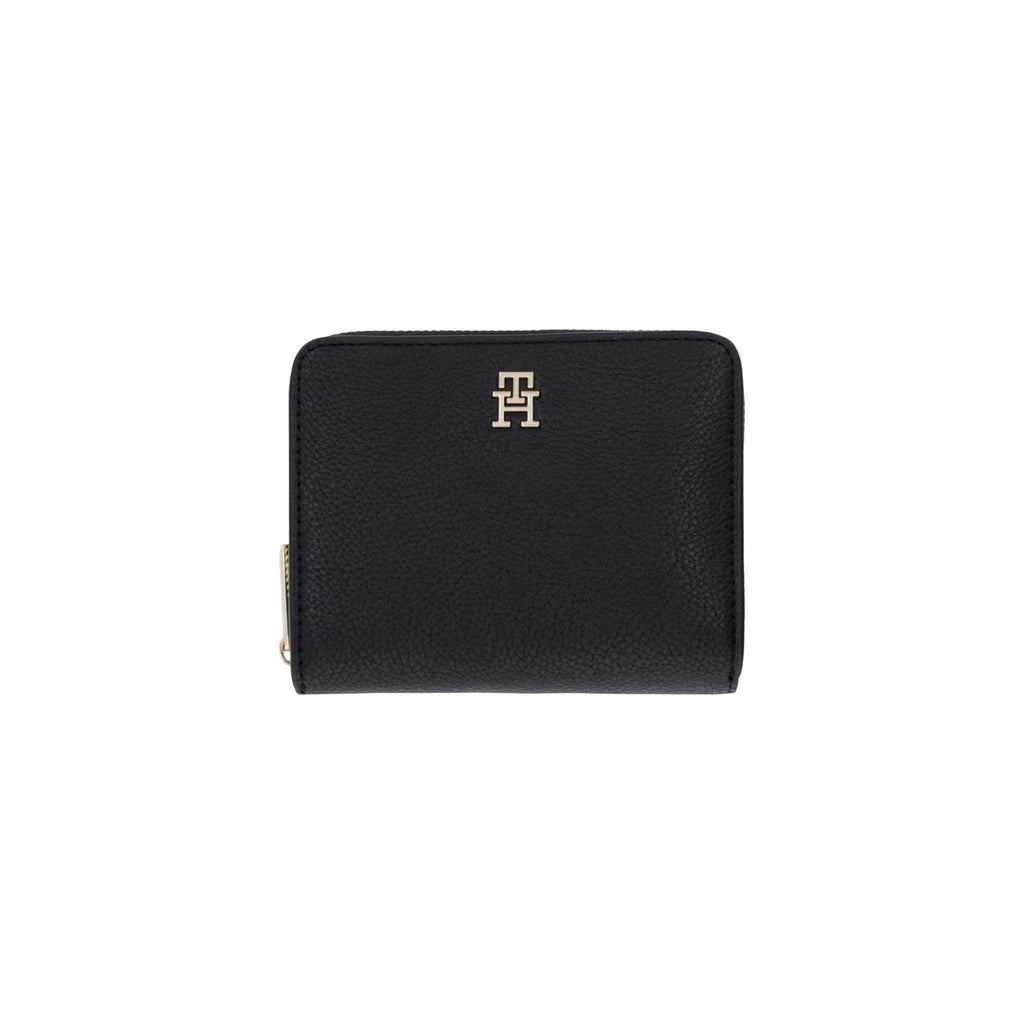 Tommy Hilfiger  Women Wallet