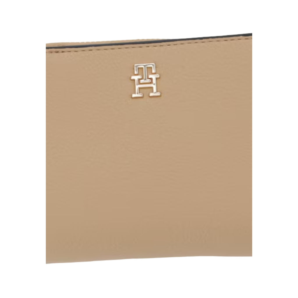 Tommy Hilfiger  Women Wallet