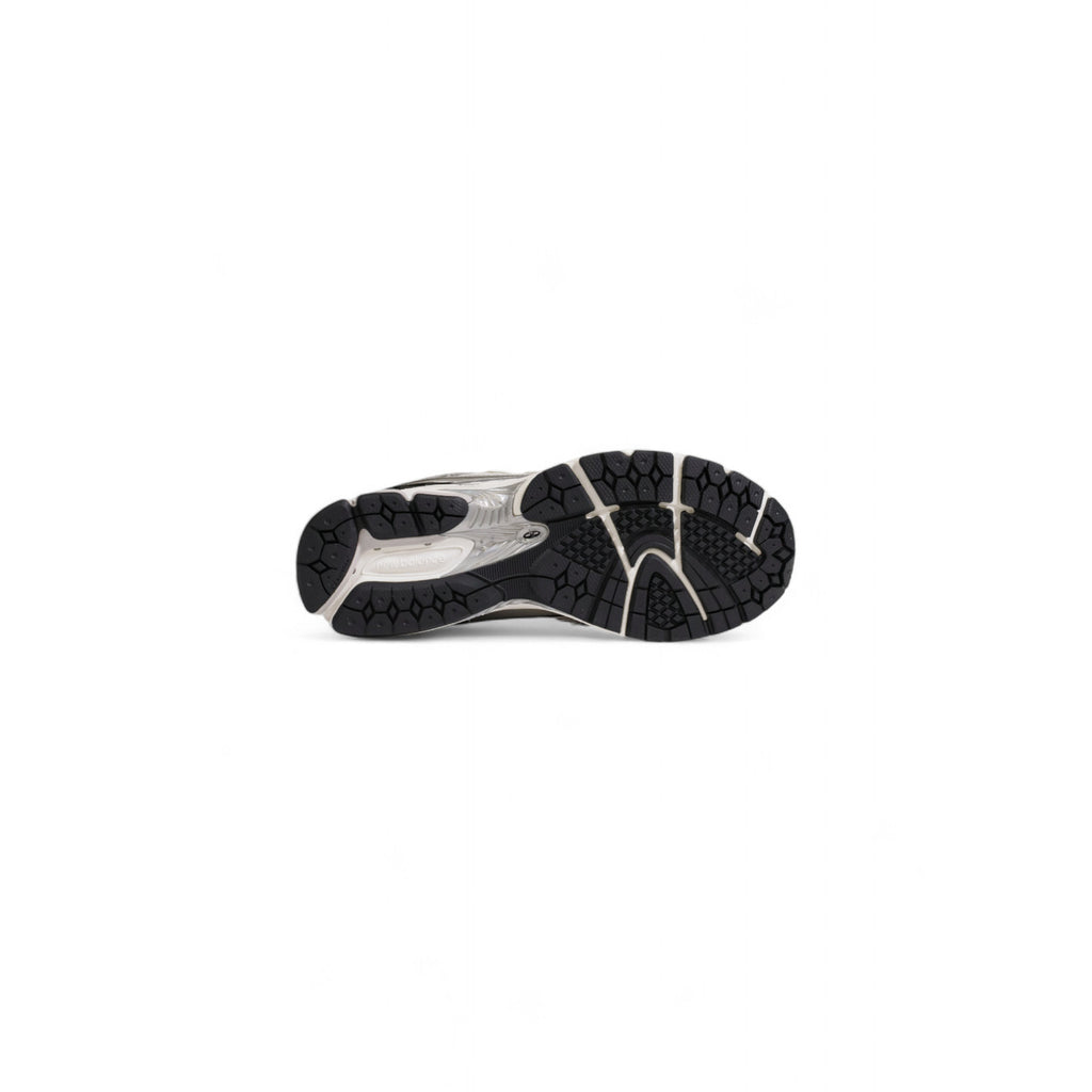 New Balance Men Sneakers