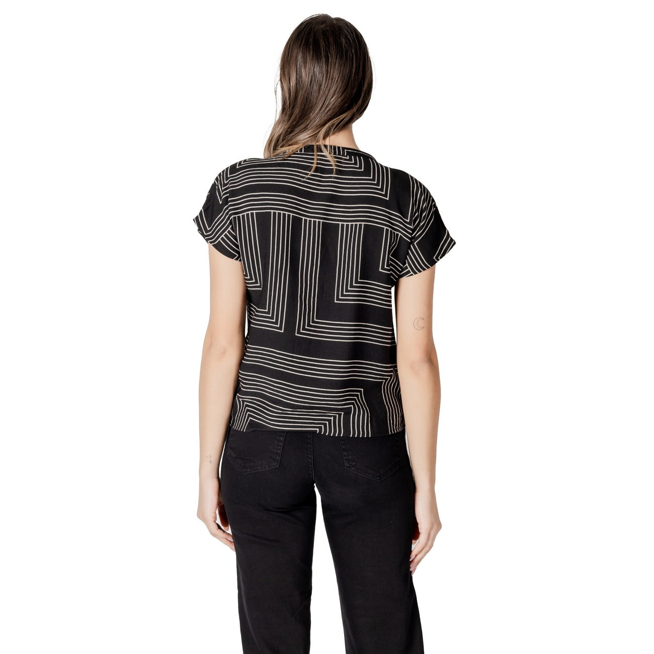 Jacqueline De Yong  Women T-Shirt